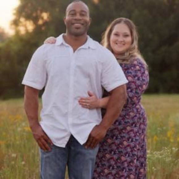 Meet your Posher, Laura - Picture 1 of 1